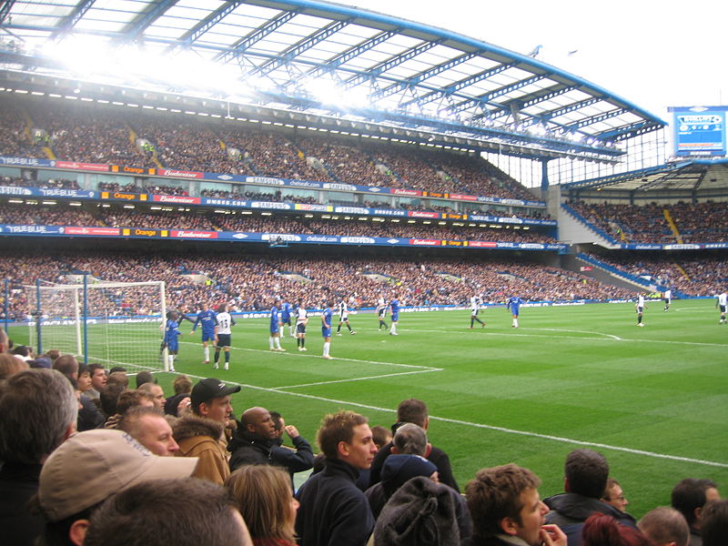 800px-Chelsea_defend_corner